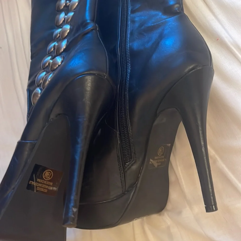 Black studded platform sexy boots size 7.5M